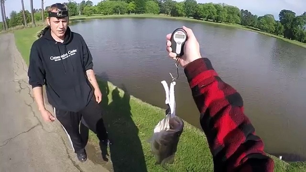 Friday Fishing: Giant 9lb Largemouth Bass!