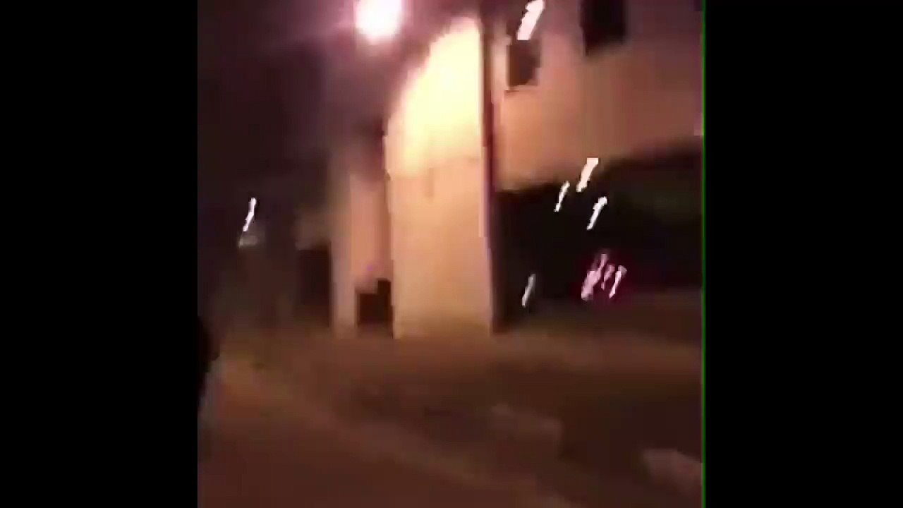 Un groupe de jeunes mettent le feu au commissariat de Vaulx-en-Velin.