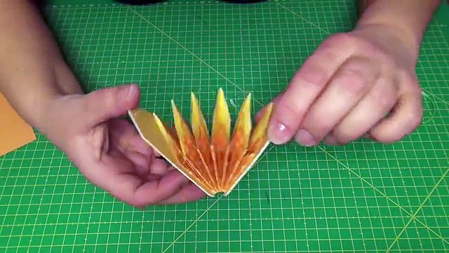 mini Pop Up Karte 360° mit Origami, Fleurogami Blume. Pop Up Card.