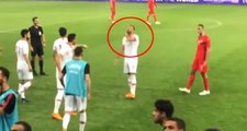 Milli Takımın Yıldızı Cenk Tosun Çıldırdı, Kırmızı Kart Gördü