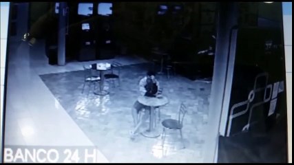 Homem arromba loja de shopping na Serra