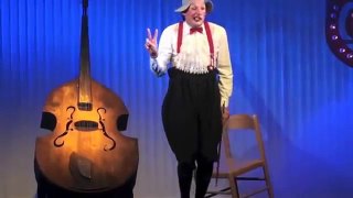Stradivari my mini violin - Dandy Danno clown performance