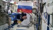 رائدا فضاء يلعبان كرة القدم على متن سفينة الفضاء الدولية