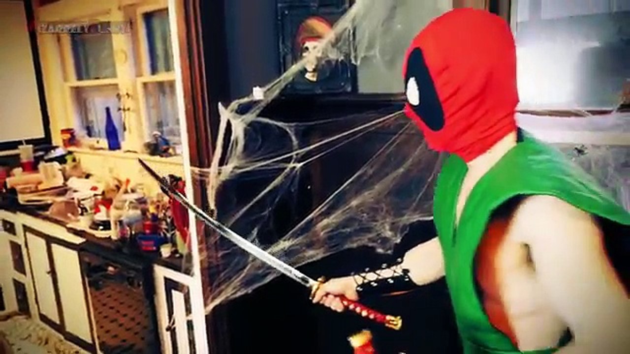 REAL MORTAL KOMBAT vs HALLOWEEN! (MKX PARODY)