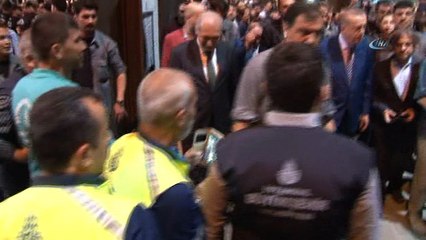 Cumhurbaşkanı Erdoğan, Taksim Meydanında vatandaşlarla sohbet etti
