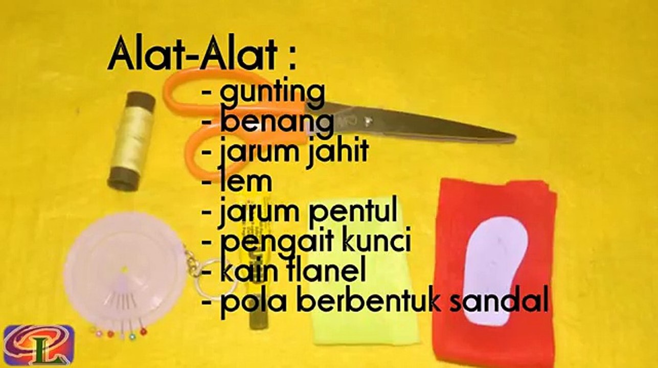 cara membuat gantungan kunci bentuk sendal dari kain flanel