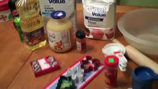 HOMEMADE CHRISTMAS DOG COOKIES DIY with Shiloh and Shelby | Snacks with the Snow Dogs 1