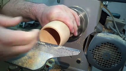 drechseln eines Müslischöpfers [HD]