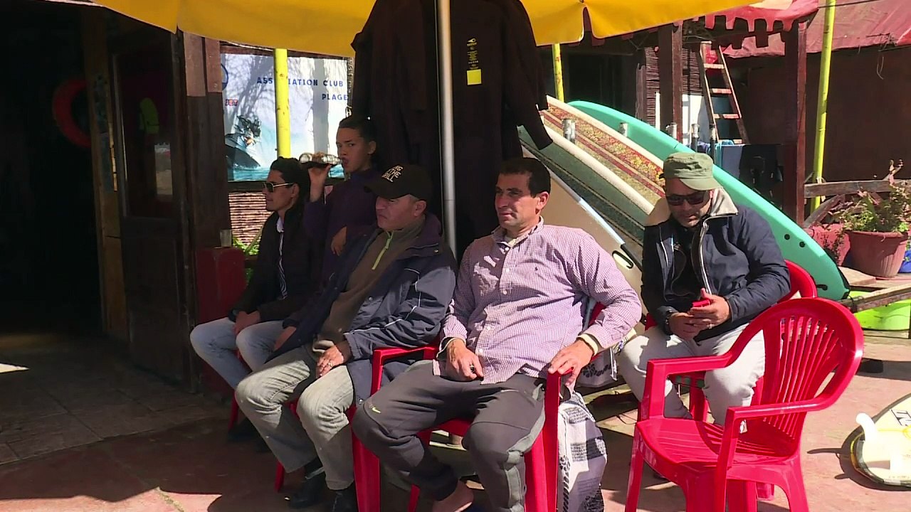 Ab auf's Surfbrett: Marokkanerinnen trauen sich