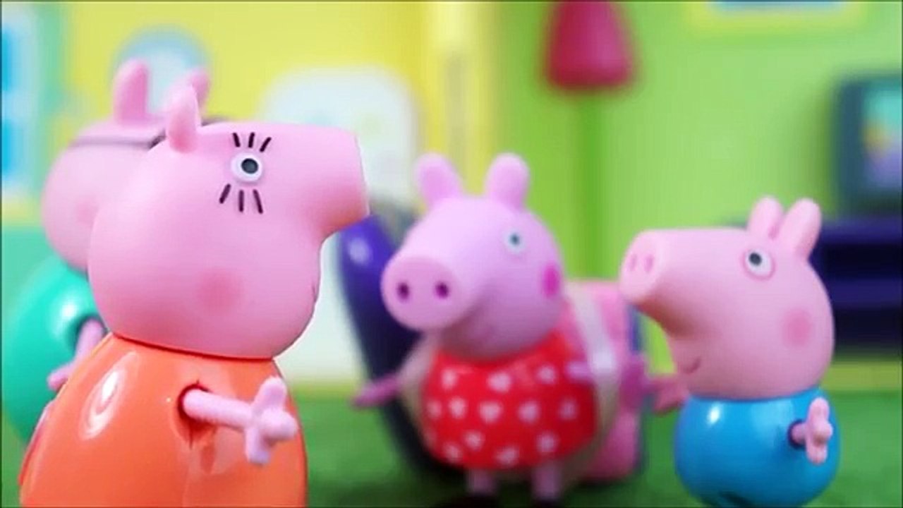 PIG GEORGE DA FAMÍLIA PEPPA PIG NO PRIMEIRO DIA DE AULA NA ESCOLA