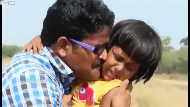 Pub horrible en Inde : passage à niveau ce qu'il ne faut pas faire devant un train !