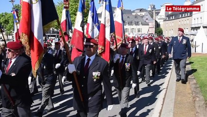 Vannes. 600 anciens paras défilent dans la ville