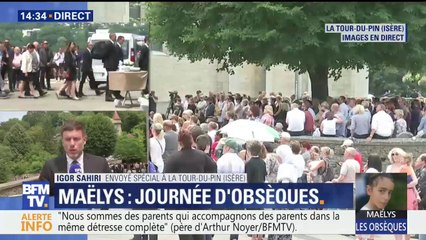 "Enfin en ce jour, je suis avec toi", prononce la mère de Maëlys aux obsèques de sa fille