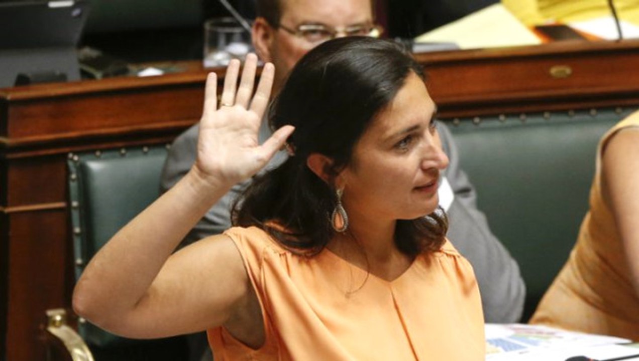 Türk Kökenli Belçikalı Bakan'dan Bir Skandal Daha: Türkçe Derslerine Karşı Çıktı