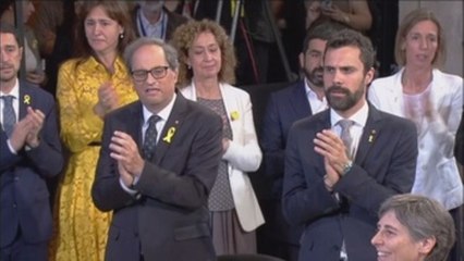 El nuevo Govern toma posesión en acto que reivindica a "presos y exiliados"