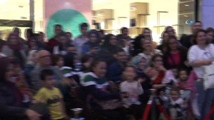 Uygur kardeşler:'Her AVM’de bir tiyatro salonu olmalı”