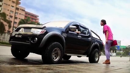 Luôn luôn cảnh giác với người lạ