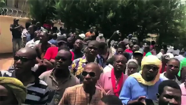 ils nous ont gazé, parce que que nous avons insulté leur père et mère affirme Nouhoum TOGO lors de la marche de l'opposition du 2 juin à Bamako
