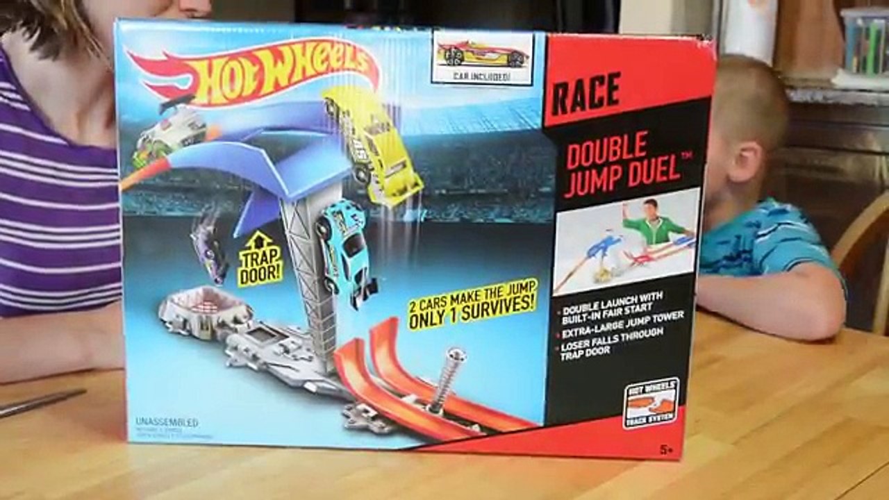 Hot Wheels Race Double Jump Duel - Hot Wheels Toys - Car Races!