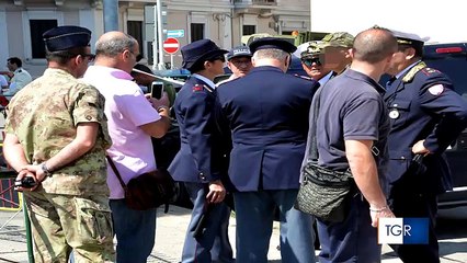Tensioni a Bari: fermato uomo con un'accetta durante la Festa della Repubblica