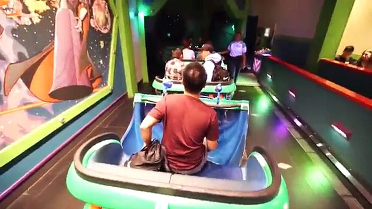 [Extreme Low Light] Buzz Lightyear Astro Blasters - Disneyland (Anaheim, California)