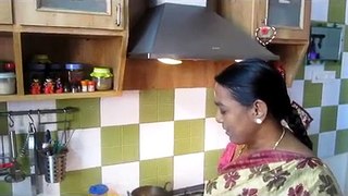 Vatha kuzhambhu(வத்தக்குழம்பு)Sivakasi Samayal / Recipe - 65