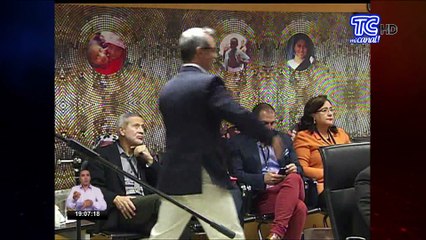 Asambleístas creen que juicio político a Jalkh debe continuar