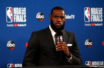 LeBron James offers up social media advice