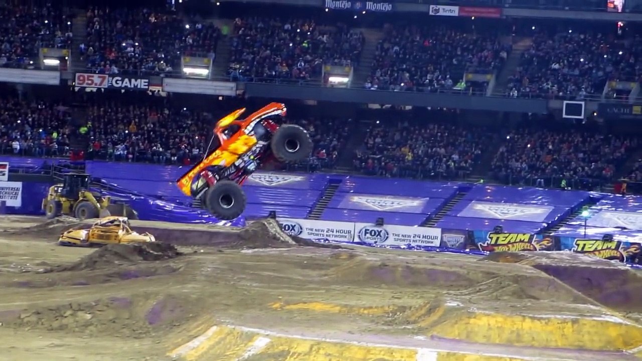 Monster Jam Oakland new Freestyle Highlights 動画 Dailymotion