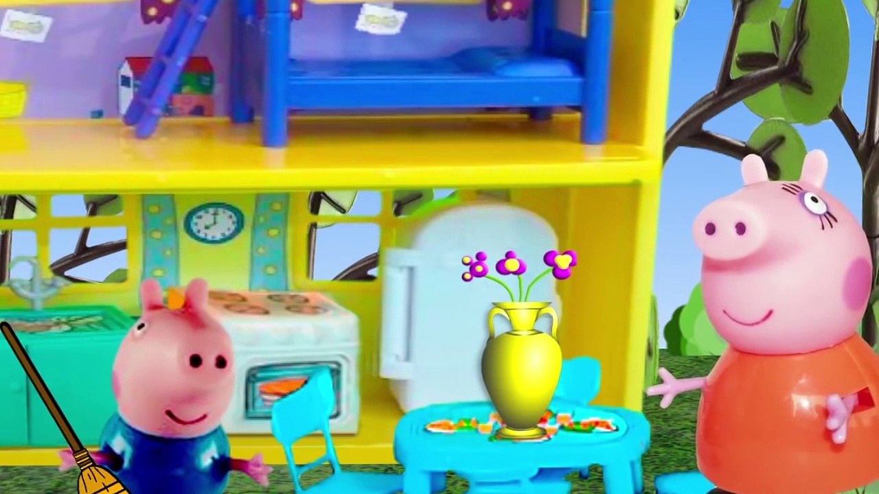 PEPPA e George derruba o VASO caro da mamae pig. Ela fica triste Portugues
