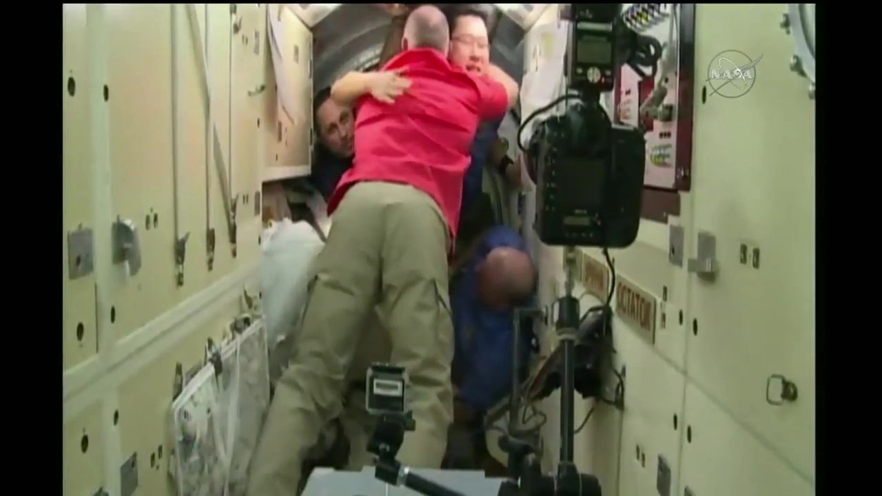 Hatch Closure as Soyuz MS-07 Prepares to Return Home