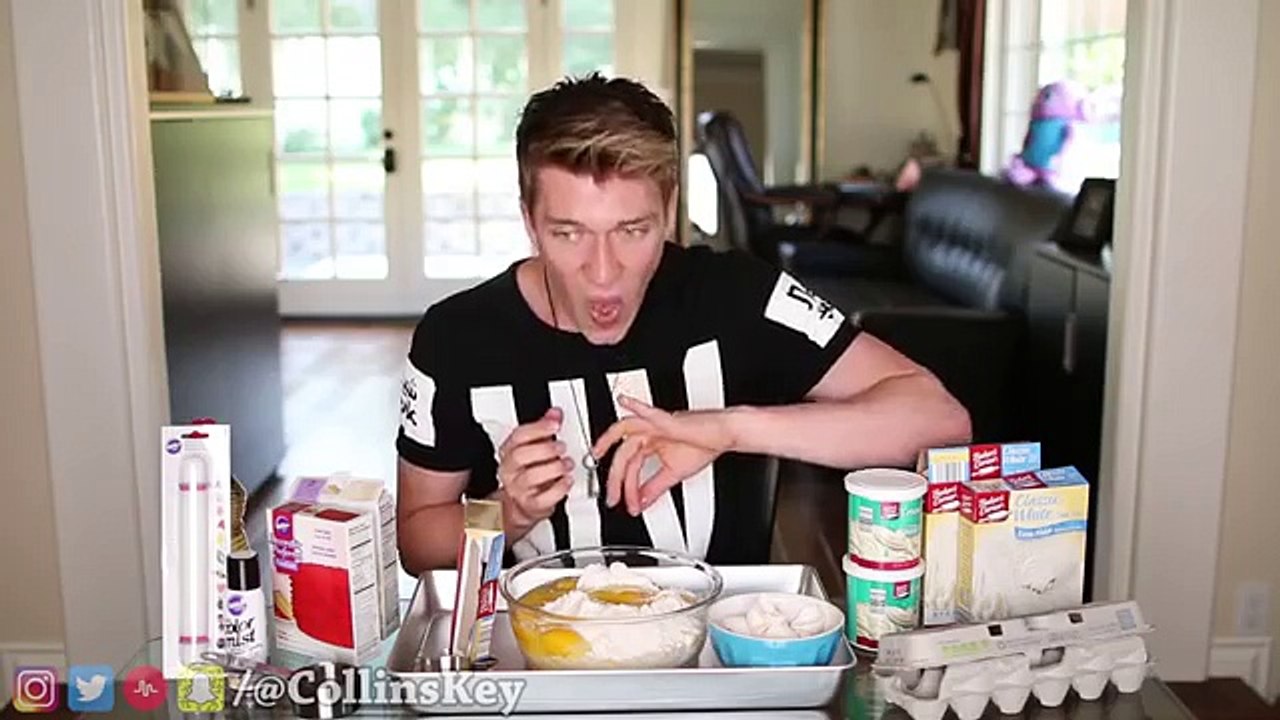 Pokemon Go Edible DIY GIANT Pokeball | Collins Key