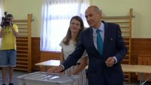 بدء الانتخابات السلوفينية وسط توقعات بفوز يمين الوسط المعادي للمهاجرين