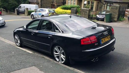 AUDI A8 6.0 W12 Vs Audi S8 V10 Start Up - video dailymotion