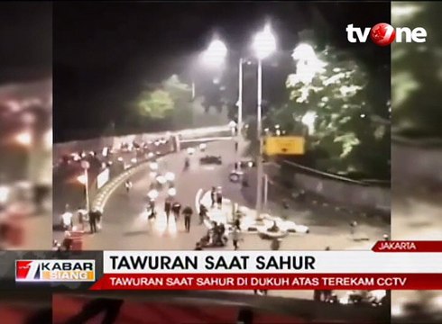 Rekaman Detik-detik Tawuran di Saat Waktu Sahur