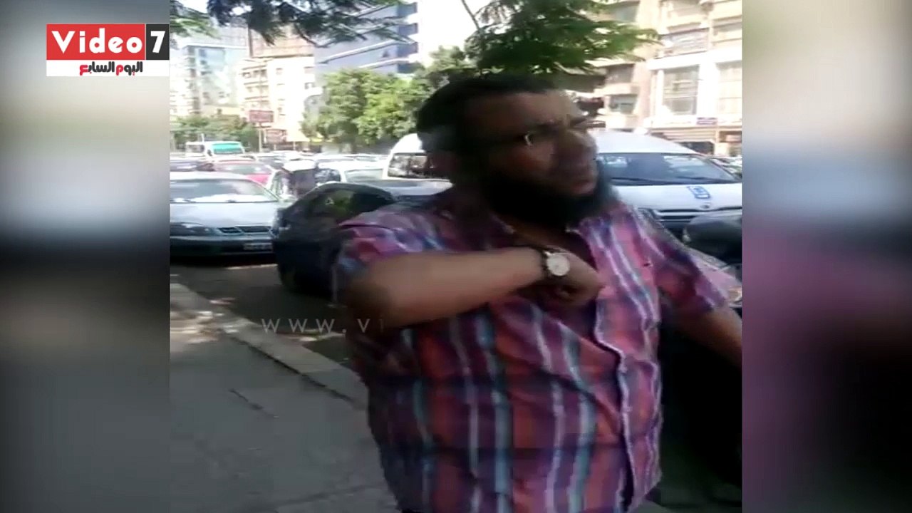 ملابس عمال النظافة.. رخصة للتسول فى شوارع القاهرة الكبرى