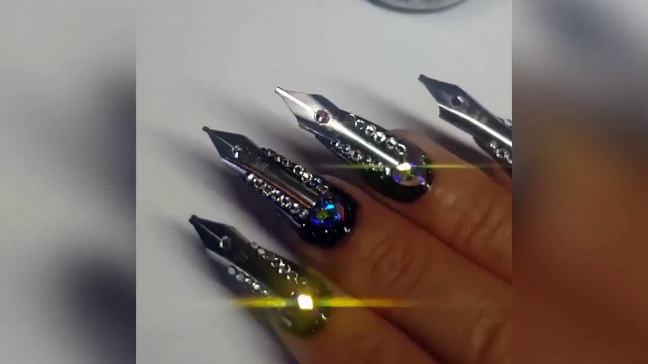 Tạp chí Vouge dùng Chạy ngay đi của Sơn Tùng làm nhạc nền cho bài đăng trên fanpage tại Hàn Quốc