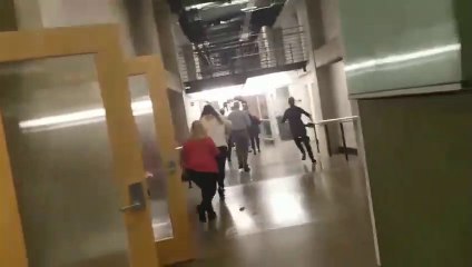 un homme simule une attaque terroriste dans une Université et provoque son évacuation