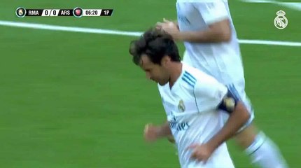 下载视频: Raul Goal - Real Madrid Legends 1-0 Arsenal Legends 03-06-2018