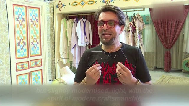 Репрезентативците на Тунис во традиционална облека на Светското во Русија