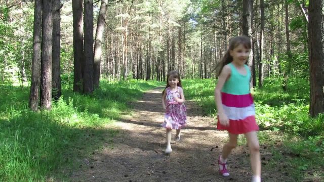 Celebración del Día del Medio Ambiente en Asturias vecinos y ecologistas se unen en el Valle de las Caldas