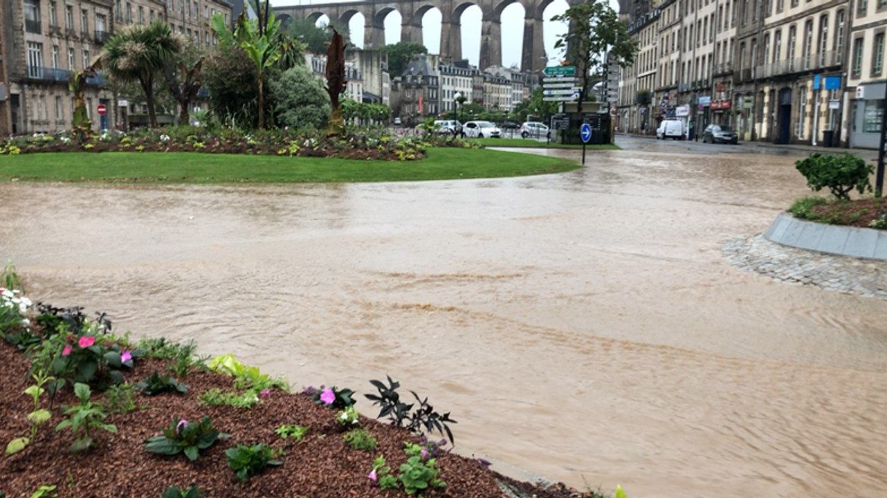 Le centre-ville inondé après l’orage
