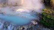 Ces images aériennes des thermes et bains chauds à ciel ouvert de Saturnia en Italie : magnifique