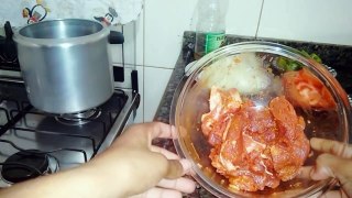 Bife de panela de pressão muito fácil de fazer