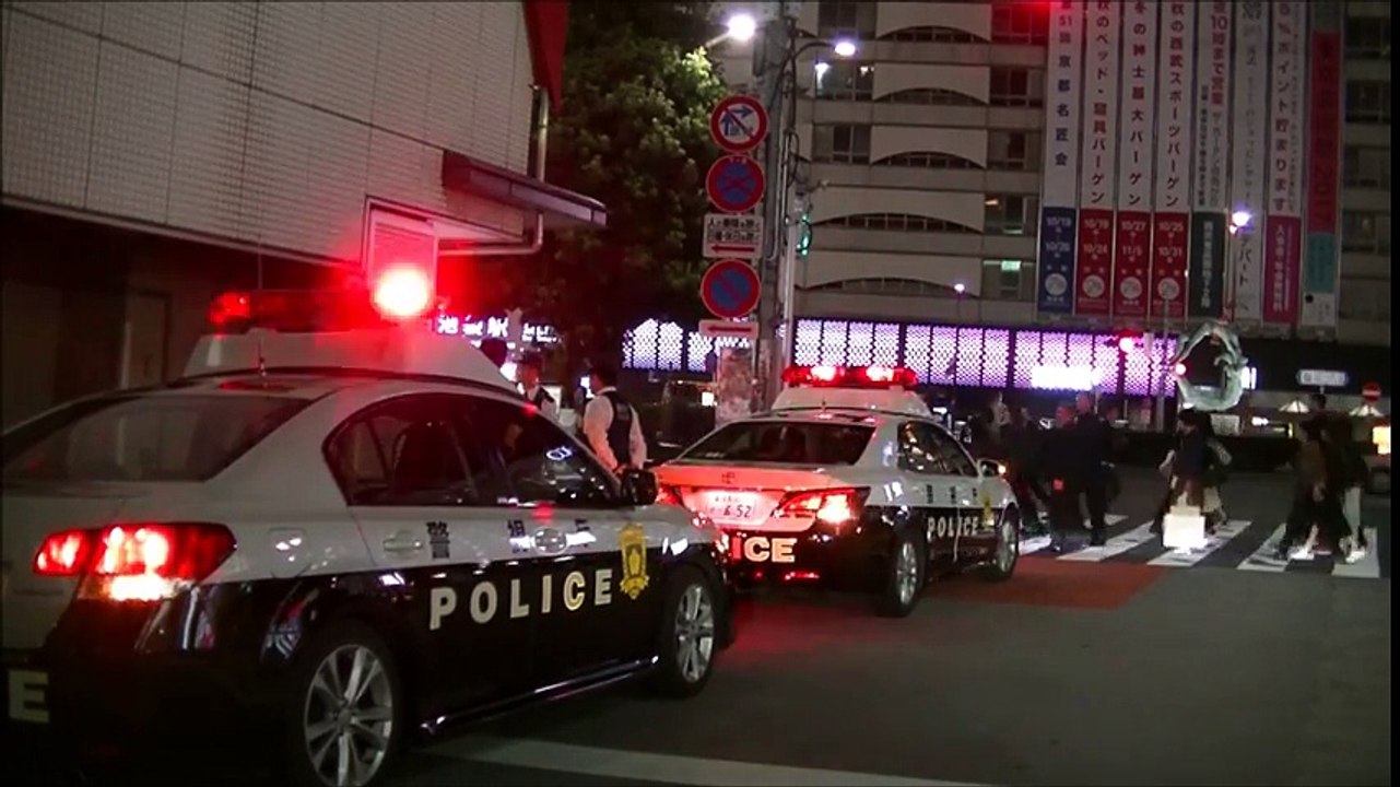 210系クラウンパトカーとレガシィパトカー並んで停車！カッコいい！