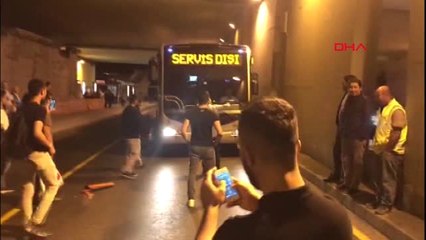Zincirlikuyu'da Geceyarısı Metrobüs İsyanı...