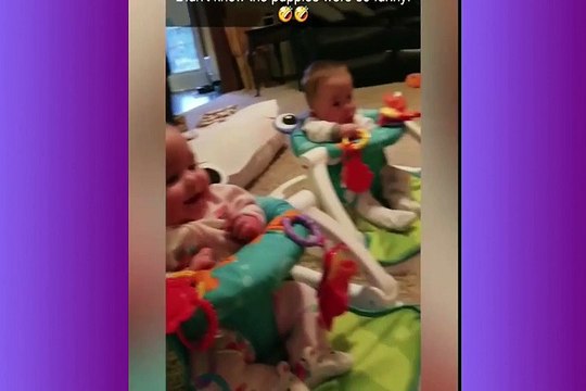 Dogs making babies laugh is the cutest thing you will see today (4)