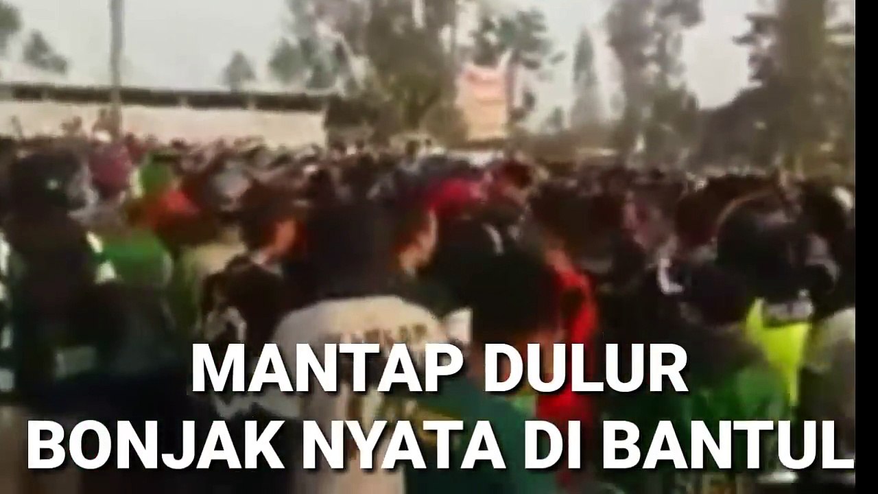 NYANYIAN  BONEK THE JAK BERSAUDARA BERGEMURUH DI BANTUL
