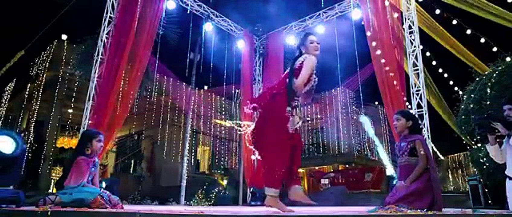 Mere Dad Ki Maruti Dance Performance