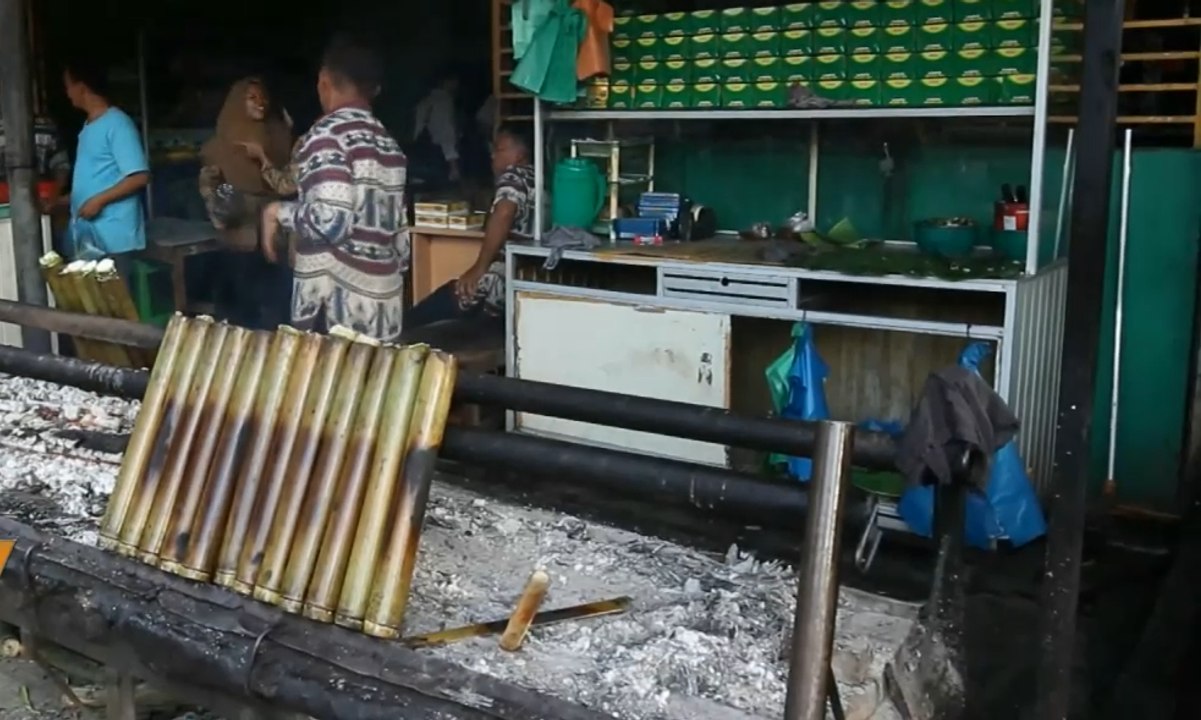 Lomang Makanan Berbuka Khas Mandailing